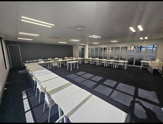 BUSINESS FOR SALE IN DIE HOEWES